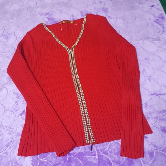 Red beautiful sweater NWOT. - Picture 2 of 7